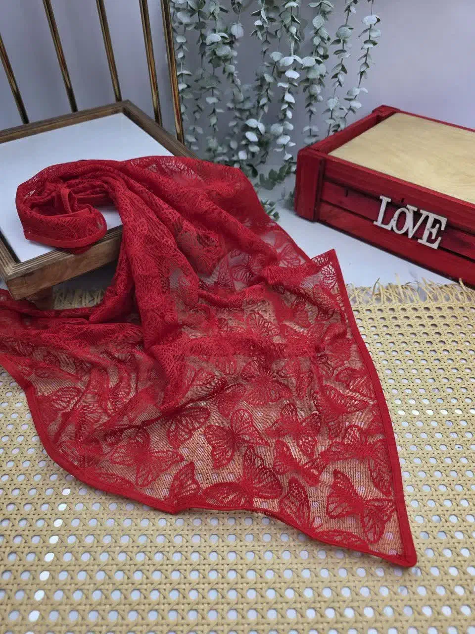 مینی اسکارف شب یلدا|لباس|قم, شهر قائم|دیوار