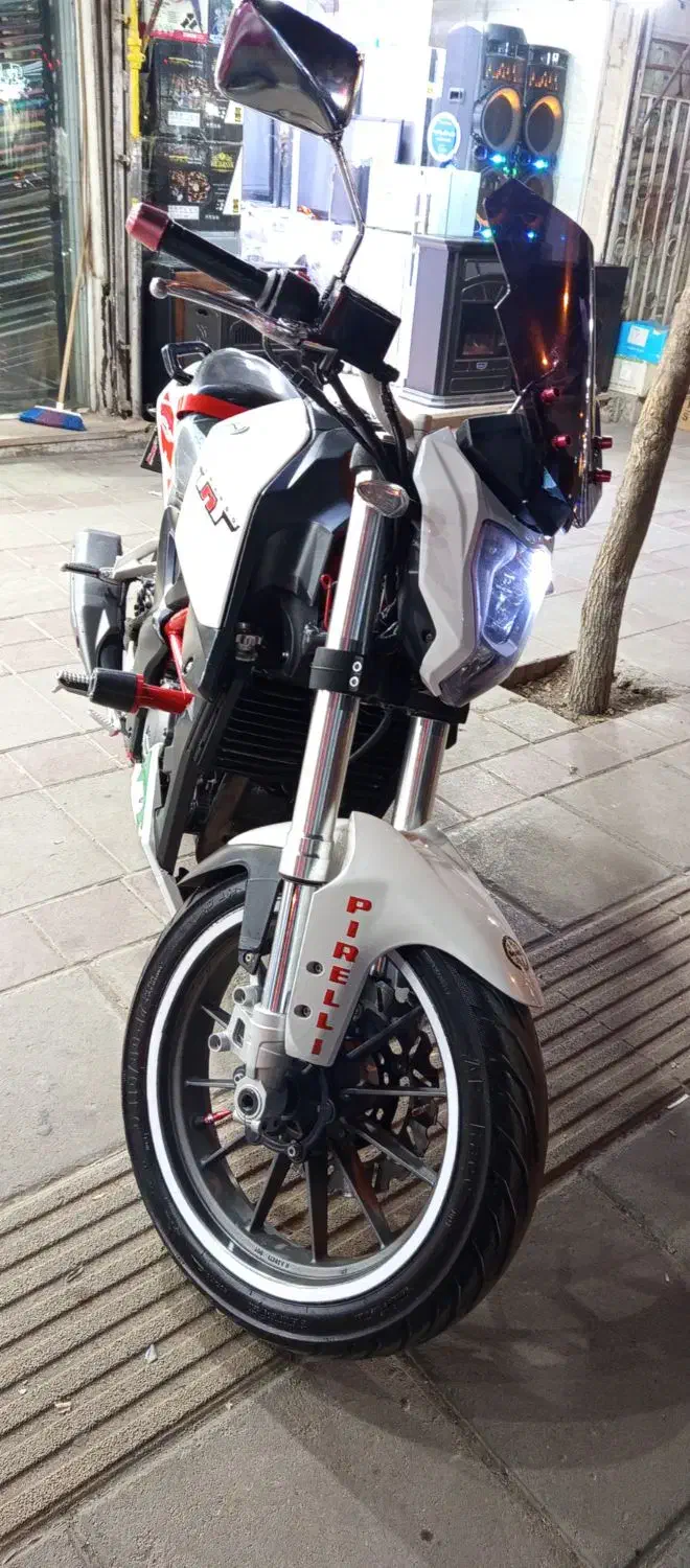 بنلی ۲۵۰تک عروسک|موتورسیکلت|هشتگرد, شهرک بعثت|دیوار