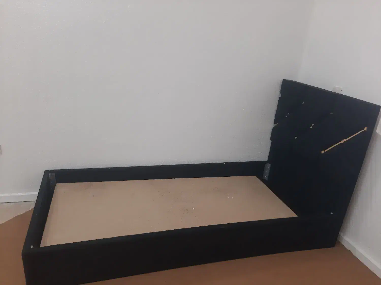 تخت یک نفره|تخت و سرویس خواب|قشم, |دیوار