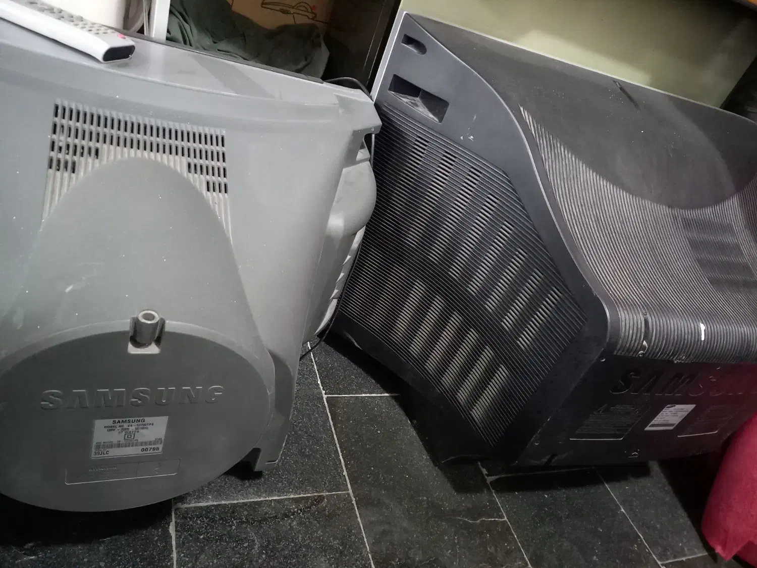 ۳ عدد تلویزیون قدیمی ۱۴،۲۱،۲۹|تلویزیون و پروژکتور|خرمدره, |دیوار