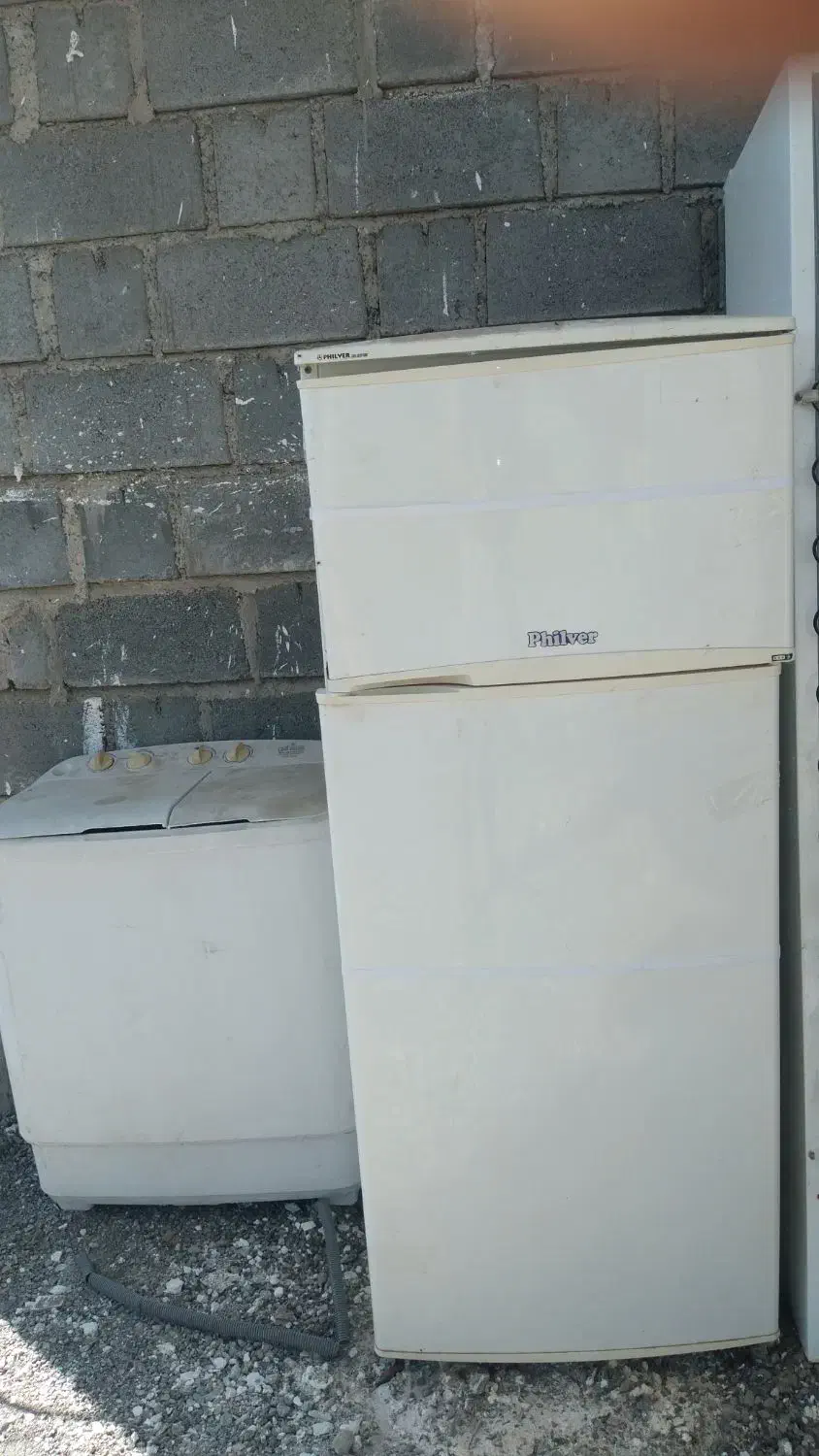 یخچال، ماشین لباسشویی، تلویزیون، دستگاه سی‌دی.|ماشین لباسشویی و خشک‌کن لباس|بیکاه, |دیوار