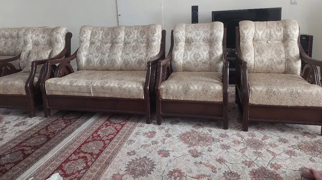 مبلمان ۳ تا تک نفره و یه دونه دو نفره|مبلمان خانگی و میز عسلی|اراک, |دیوار