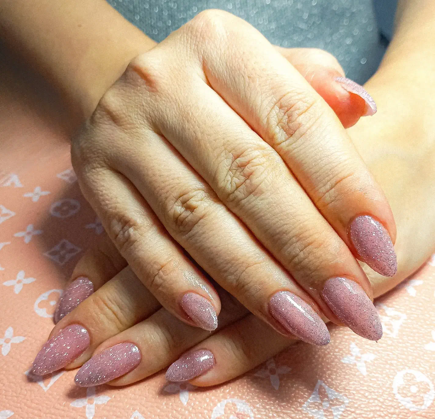 کاشت ناخن خدمات دست/ترمیم/ژلیش/لمینت|خدمات آرایشگری و زیبایی|اردبیل, |دیوار