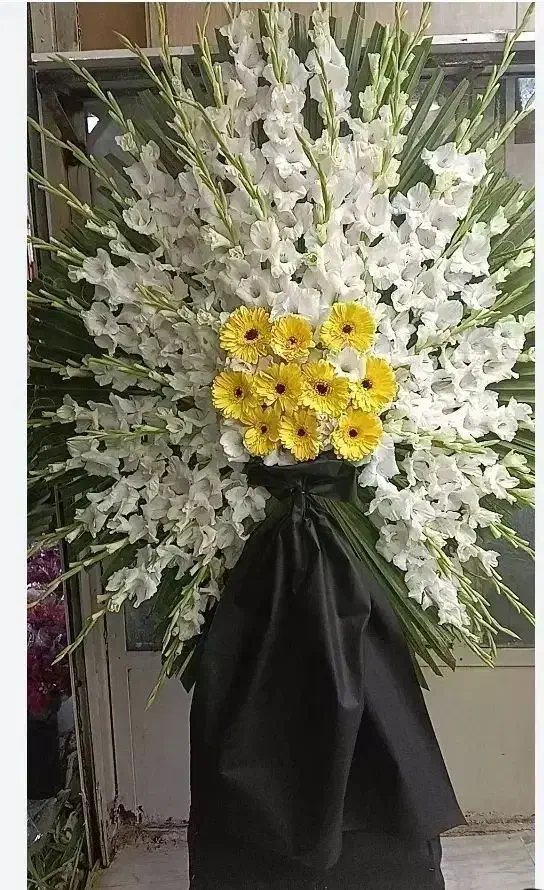 تاج گل تسلیت فقط ۴ ملیون ۵۰۰|گل و گیاه طبیعی|شاهین‌شهر, عطار|دیوار