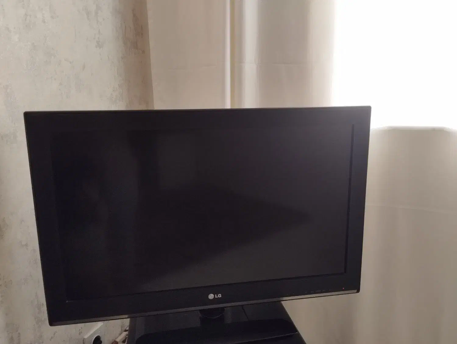 تلویزیون|تلویزیون و پروژکتور|اردبیل, |دیوار