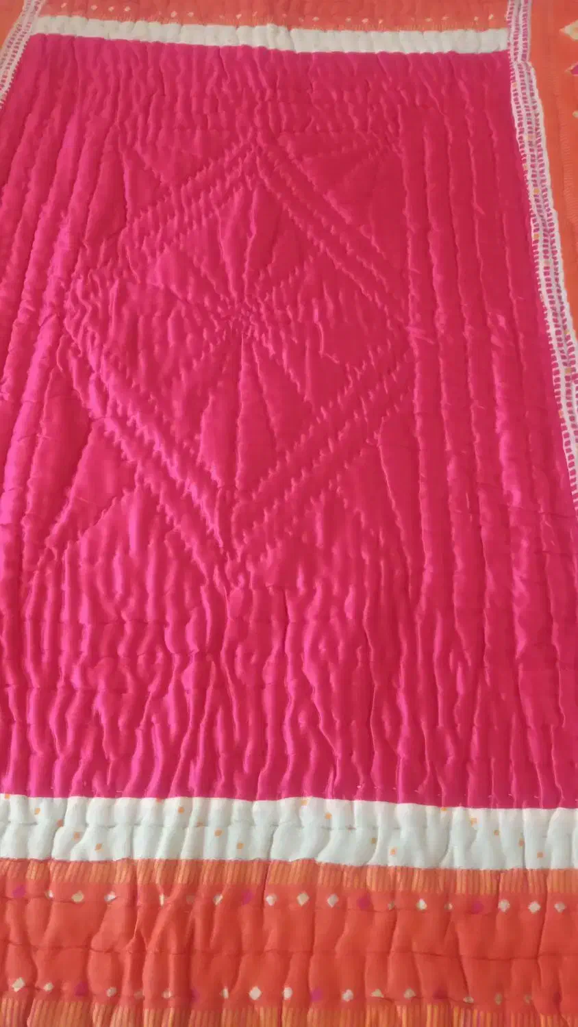 لحاف|رختخواب، بالش، پتو|نقده, |دیوار