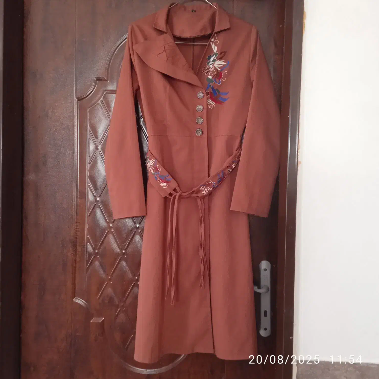 مانتو|لباس|تربت‌حیدریه, بالا ولایت|دیوار