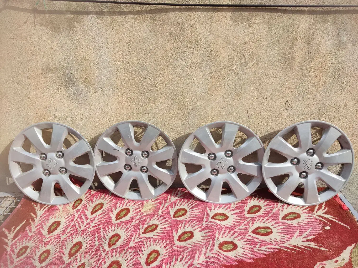 یک عدد چراغ نفتی وچهار عدد قالپاق پژو|بخاری، هیتر، شومینه|کازرون, |دیوار