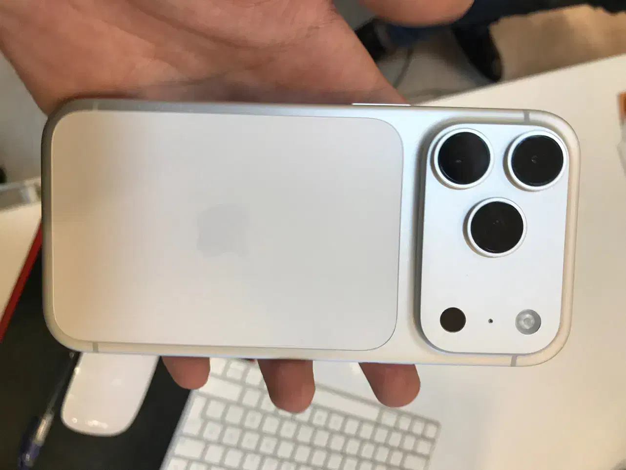 ۱۷پرو zaa|موبایل|تهران, زعفرانیه|دیوار