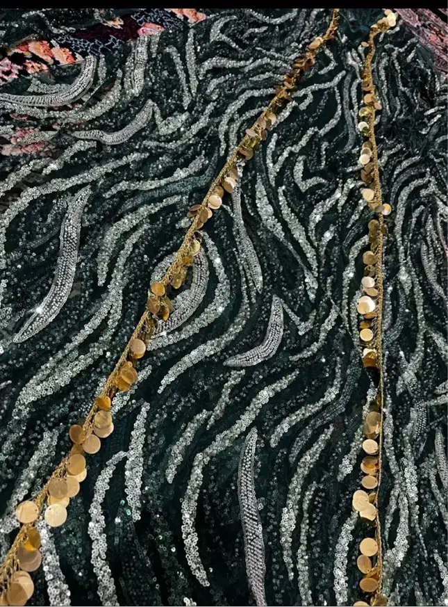 کوا وکراس|لباس|سنندج, |دیوار