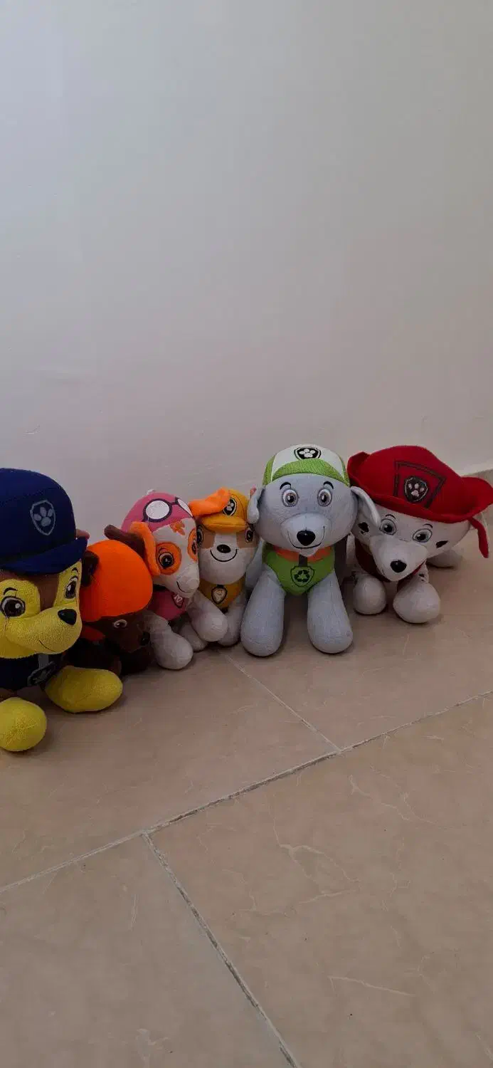 تعدادی اسباب بازی|اسباب‌بازی بچه|اندیشه, اندیشه فاز ۶|دیوار