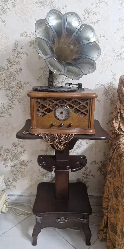 گرامافون|کلکسیون اشیاء عتیقه|تهران, جلیلی|دیوار