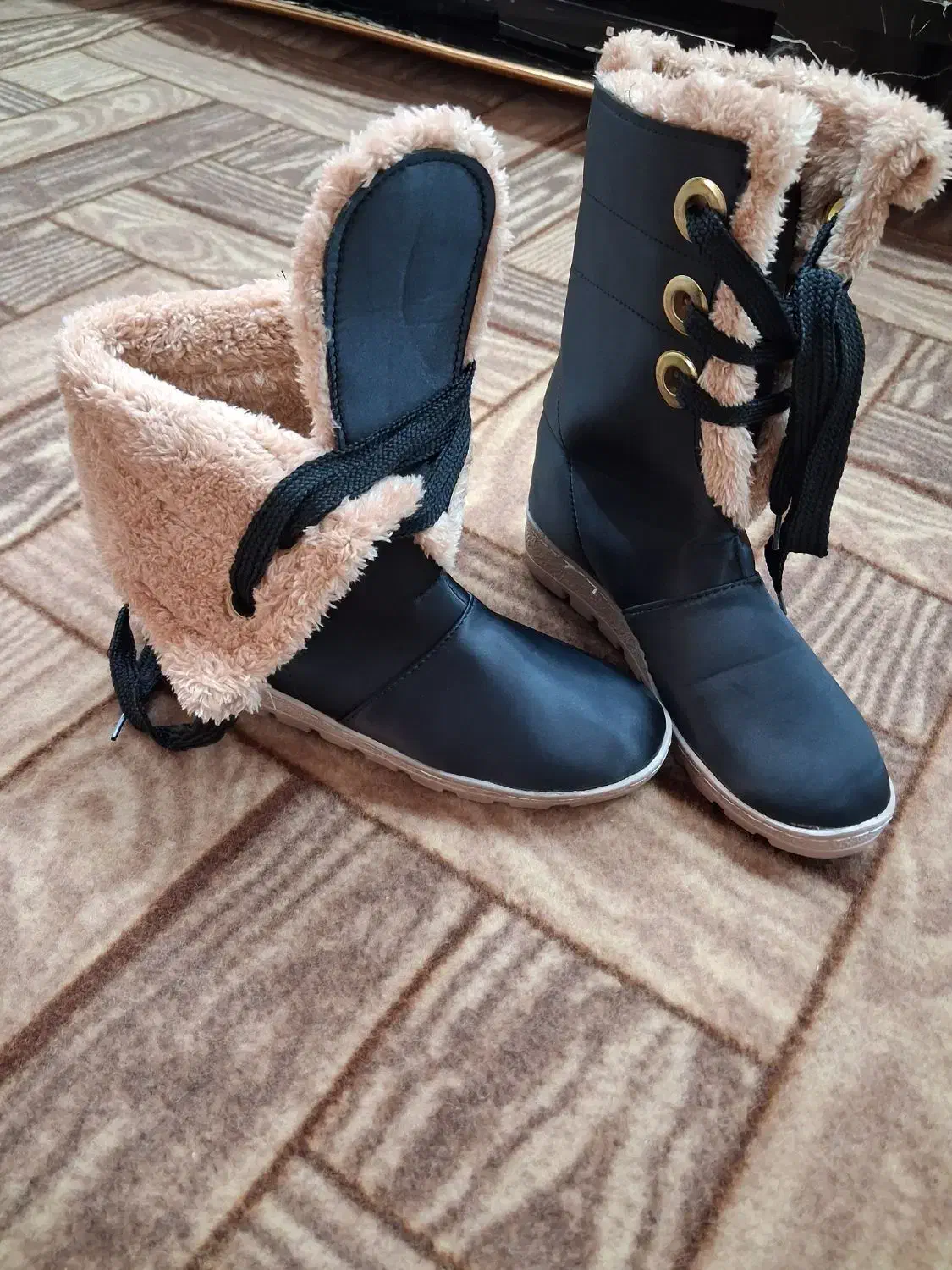 پوتین|کیف، کفش، کمربند|قرچک, زیبا شهر|دیوار