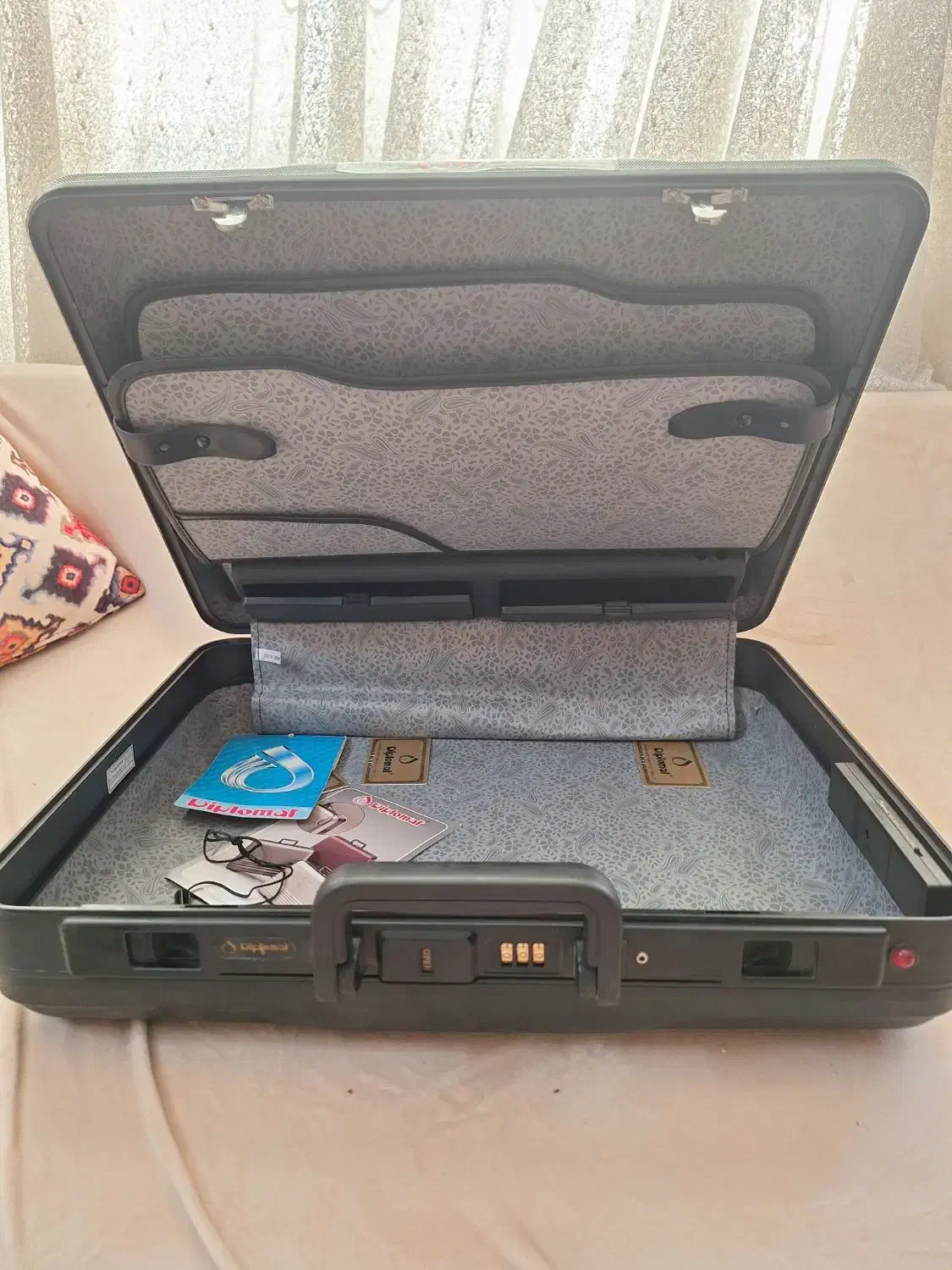 کیف سامسونت دیپلمات|کیف، کفش، کمربند|شیراز, شاه قلی بیگی|دیوار