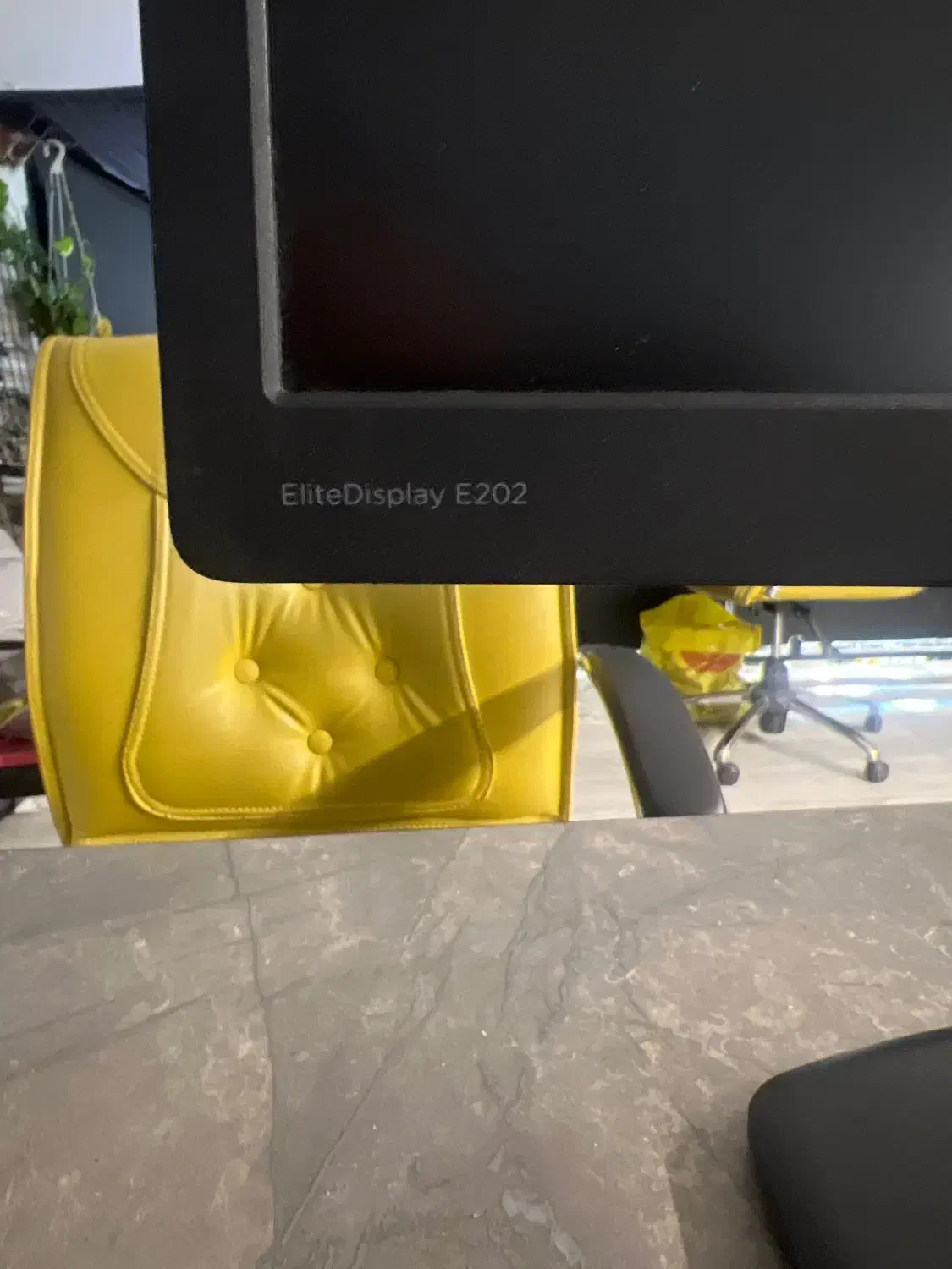 مانیتور hp(( EliteDisplay E202))|قطعات و لوازم جانبی رایانه|مشهد, حسینآباد|دیوار