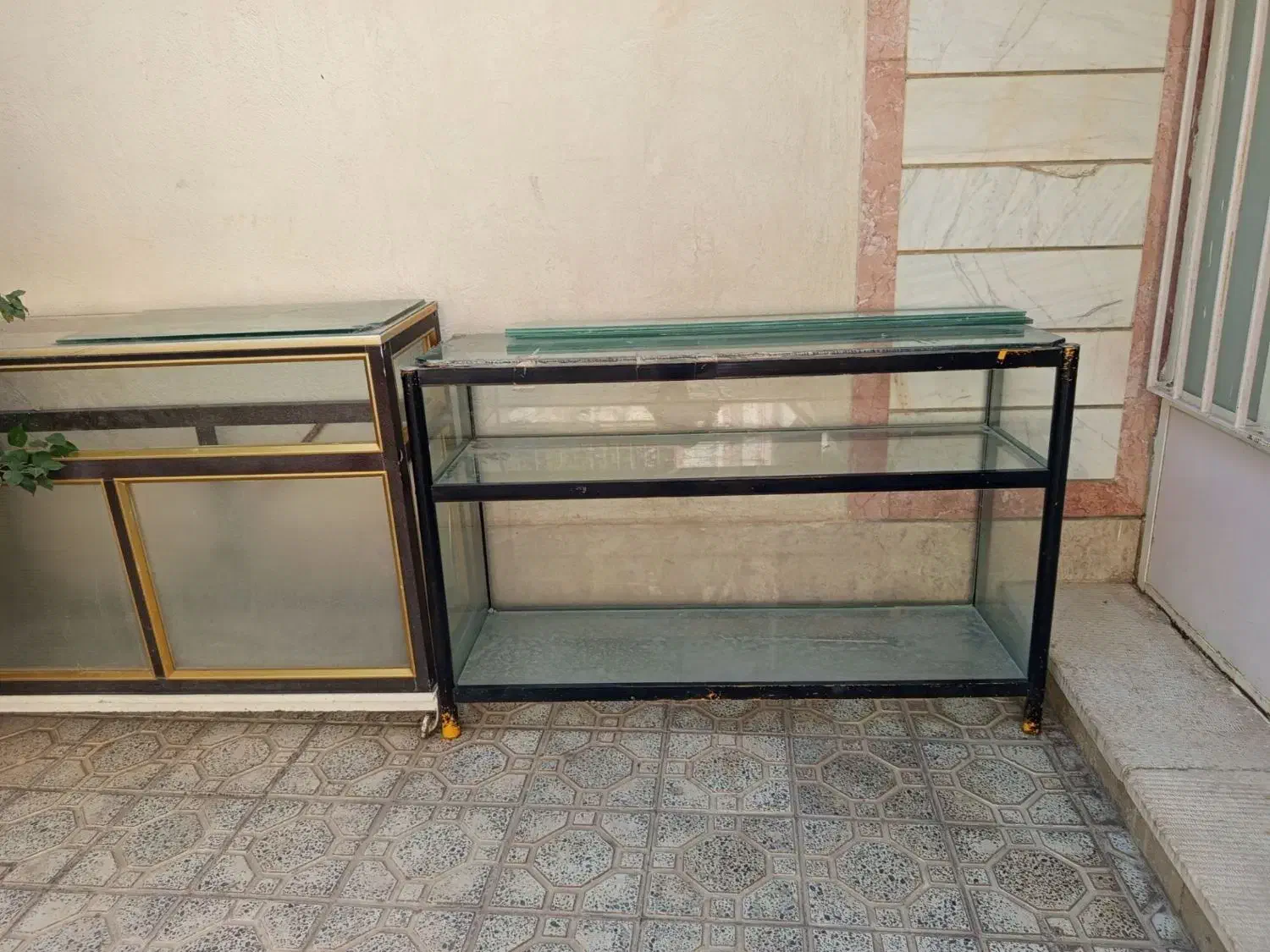 ویترین فلزی و آلومینیومی|فروشگاه و مغازه|هرسین, |دیوار