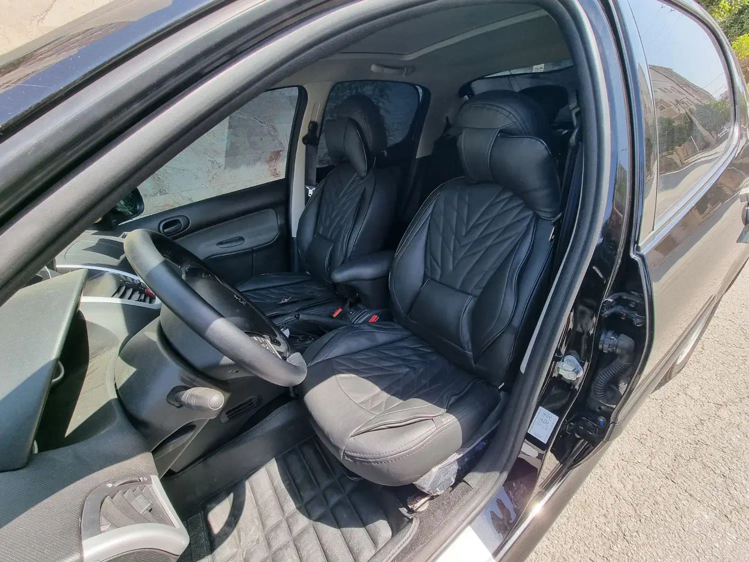 پژو ۲۰۷  بزن توضیح هاتو بخون حتما خریدار تخفیف|خودرو سواری و وانت|ساری, |دیوار