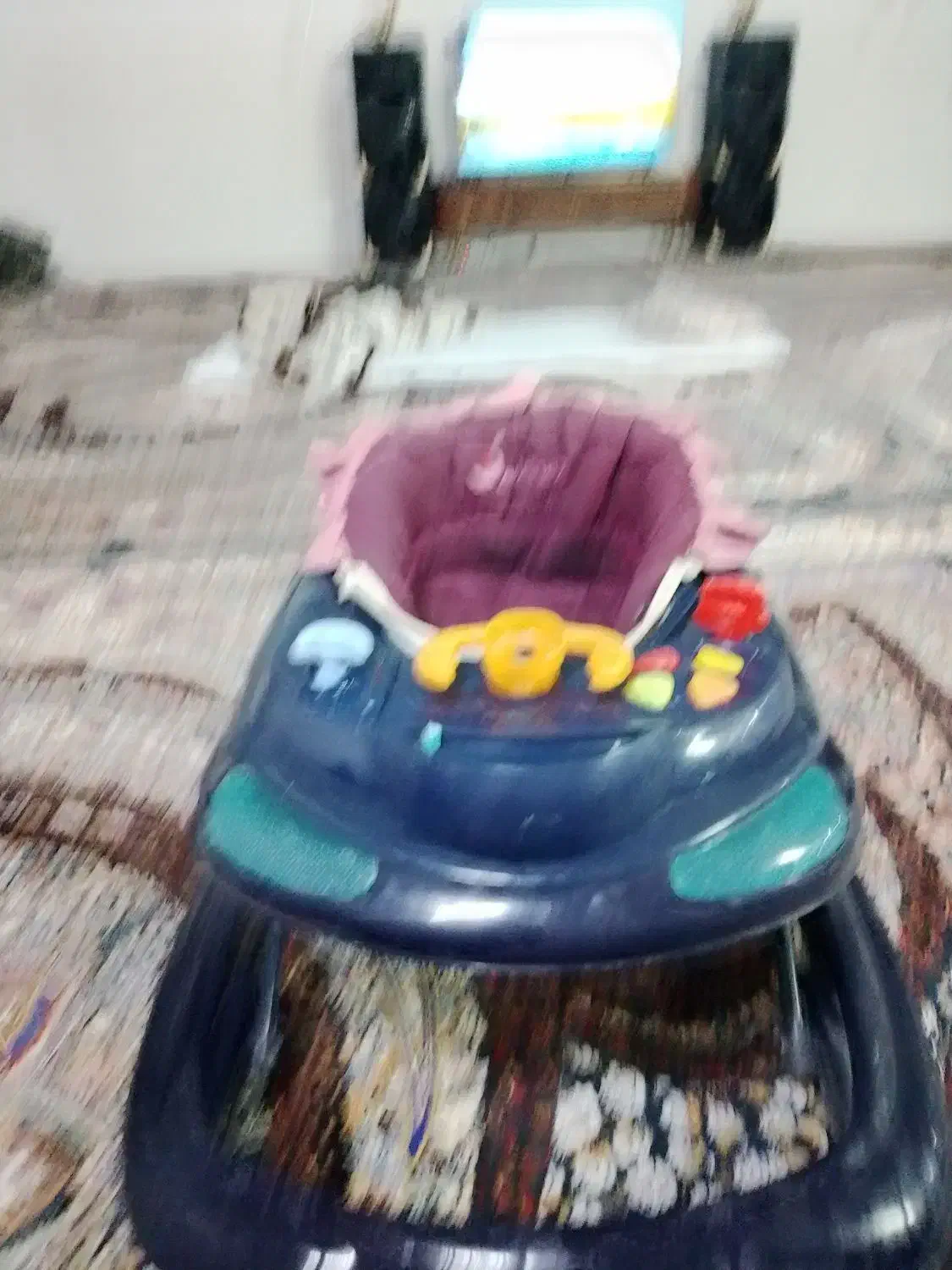 روروعک|کالسکه و لوازم جانبی|قم, قلعه کامکار|دیوار