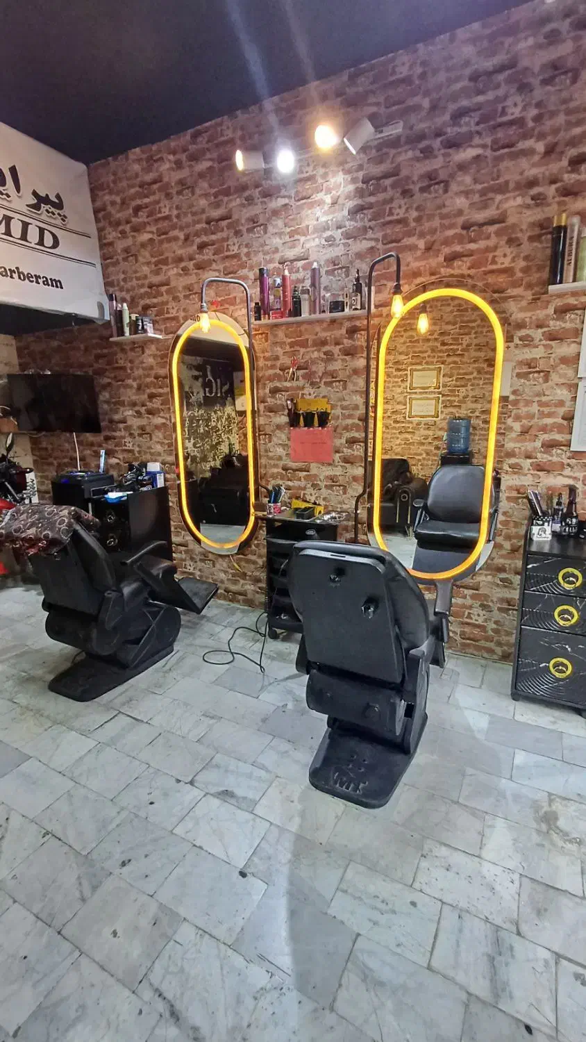 دوعدد صندلی برقی آرایشگاه|آرایشگاه و سالن‌های زیبایی|مشکین‌دشت, |دیوار
