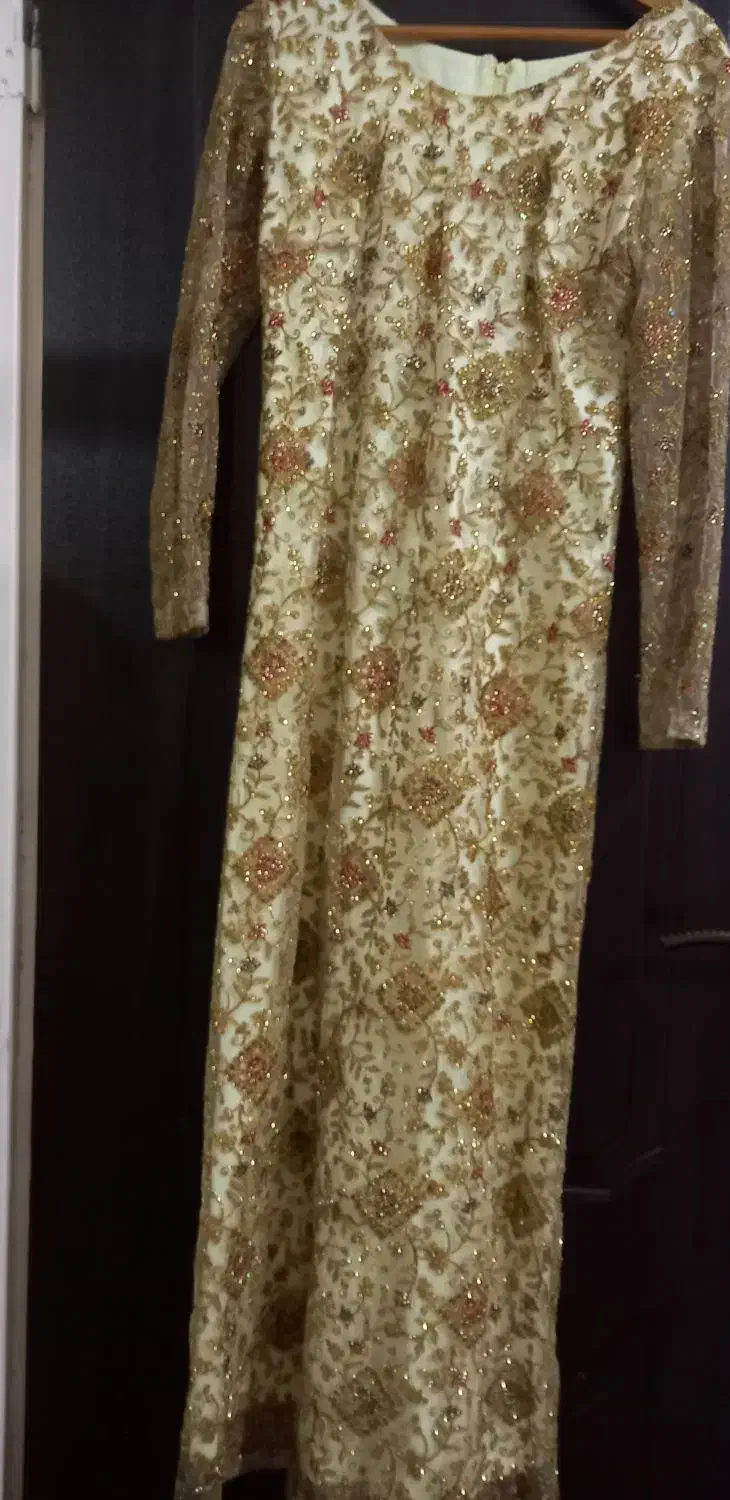 لباس مجلسی|لباس|شیراز, تندگویان|دیوار