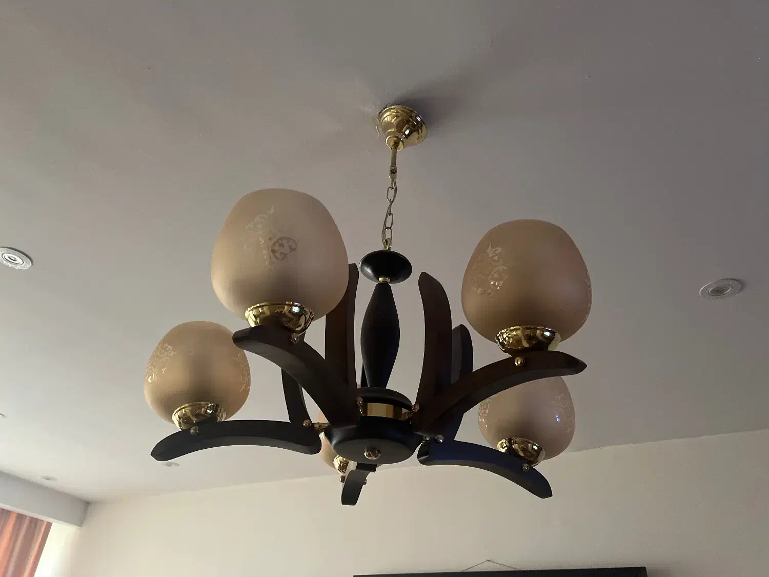 لوستر چوبی|لوستر و چراغ آویز|تهران, امام زاده عبدالله|دیوار