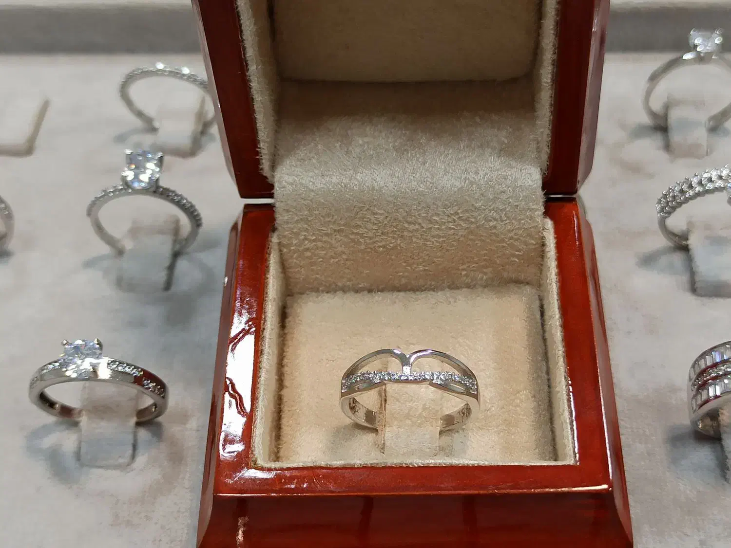 انگشتر نقره زنانه|جواهرات|قم, قلعه عموحسین|دیوار