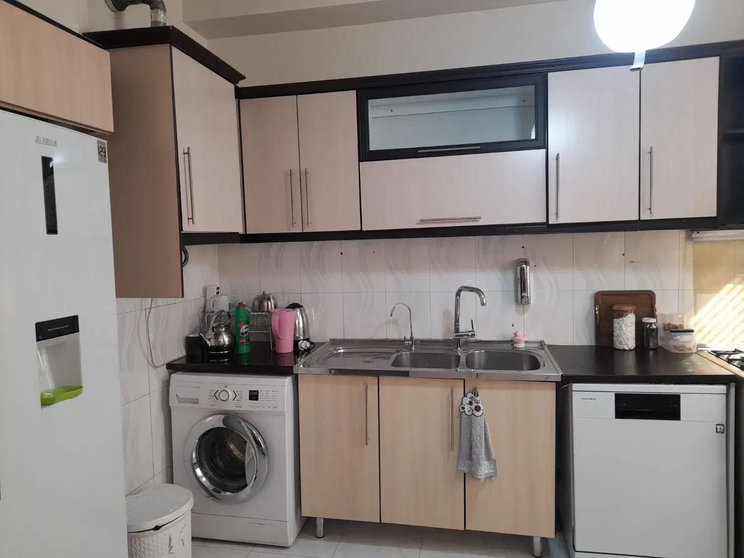 کابینت کارکرده به همراه سینک|مصالح و تجهیزات ساختمان|اسلام‌شهر, شهرک مفیدی|دیوار