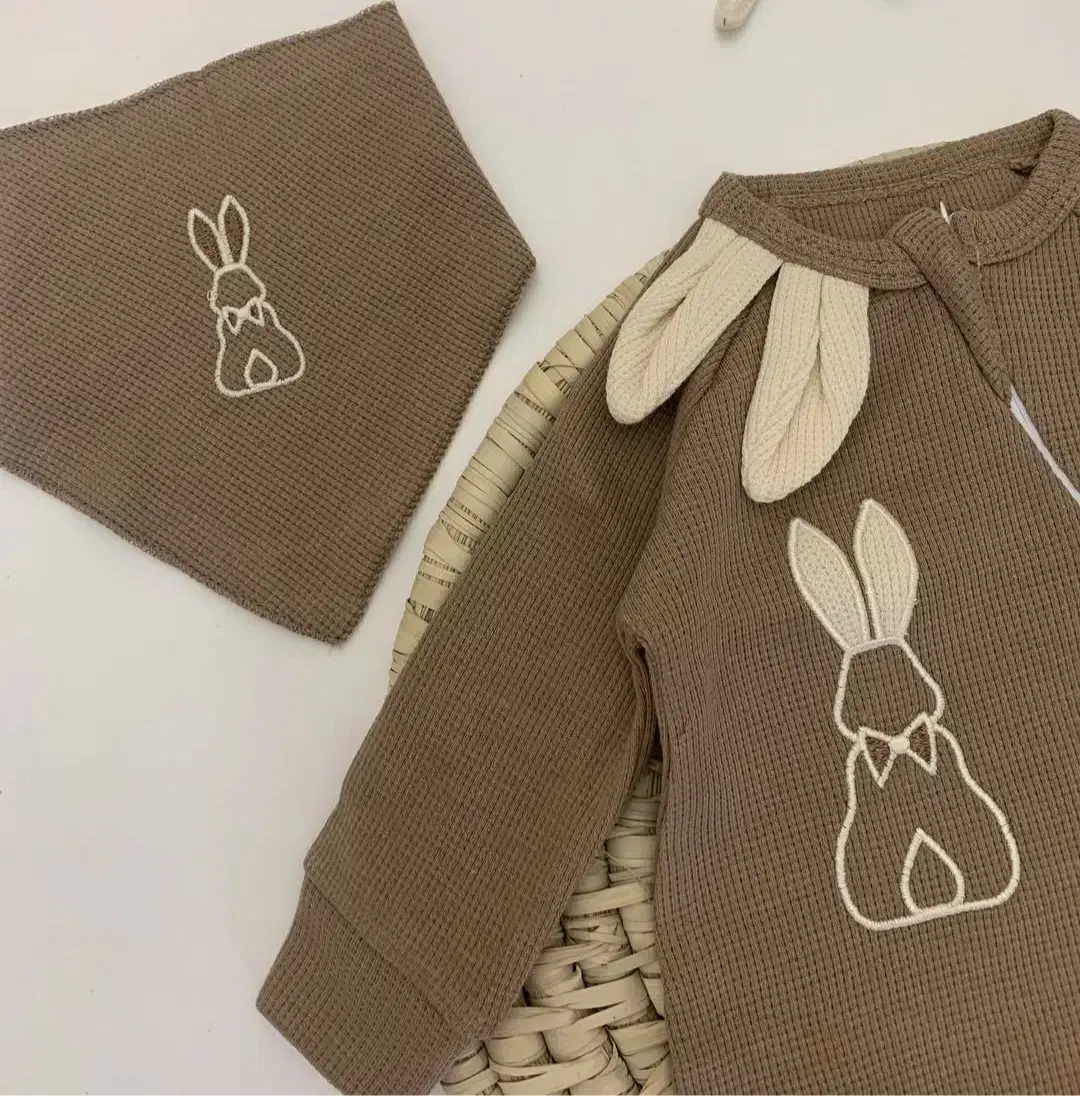 سرهمی|کفش و لباس بچه|سمنان, |دیوار