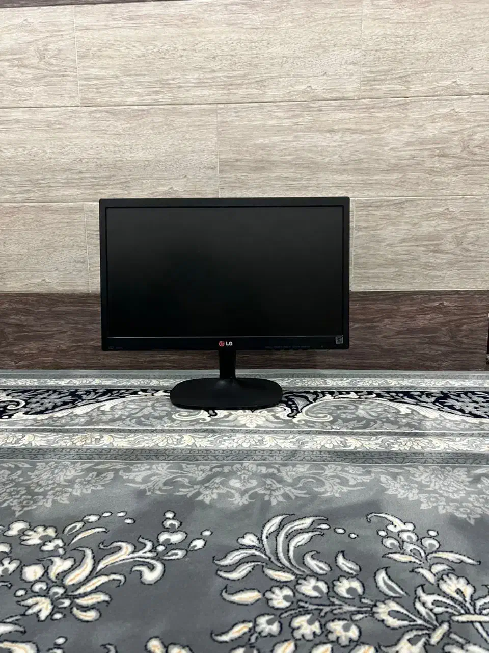 مانیتور ال جی ۱۹ اینچ|قطعات و لوازم جانبی رایانه|درگهان, |دیوار