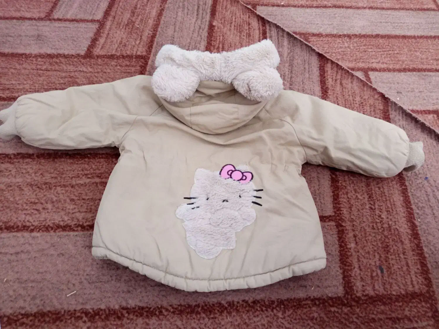 لباس بچگانه|کفش و لباس بچه|باخزر, |دیوار