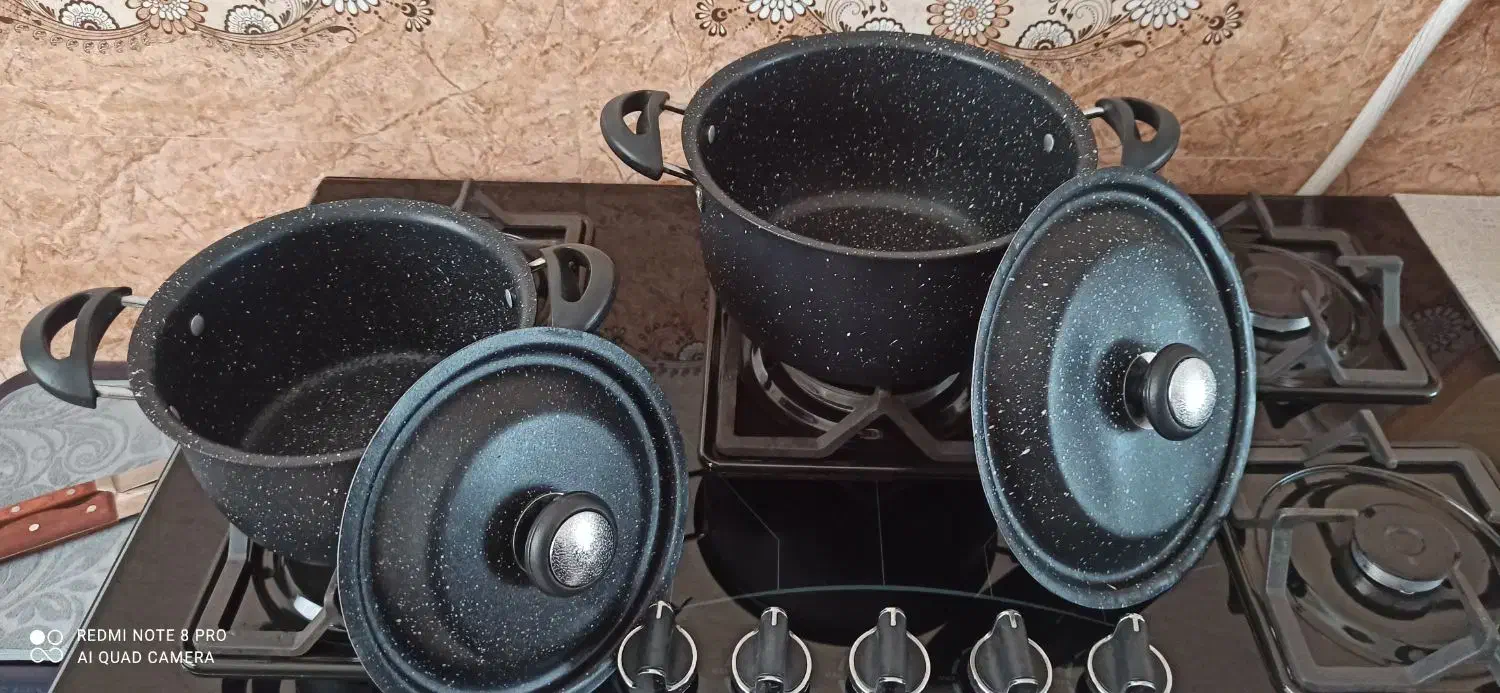 دو عدد قابلمه|ظروف پخت‌وپز|مریوان, |دیوار