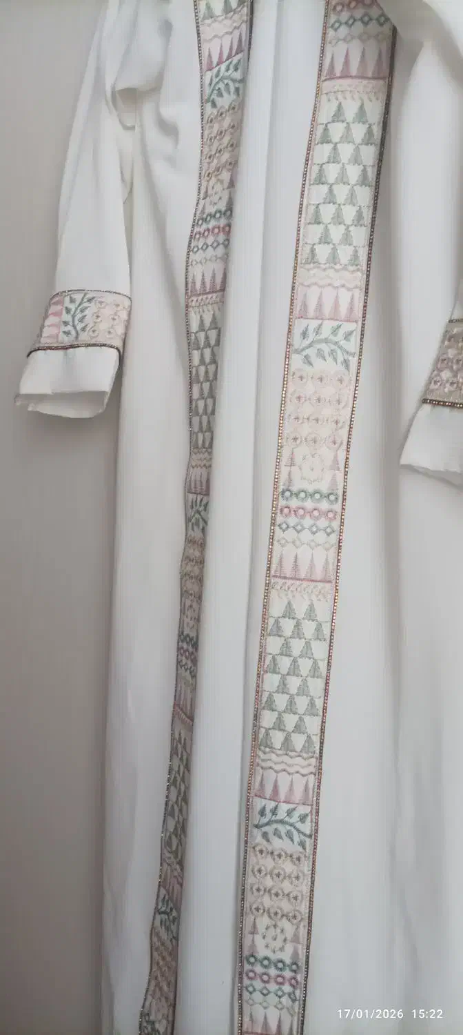 عبا طرح دار|لباس|ری, اقدسیه|دیوار