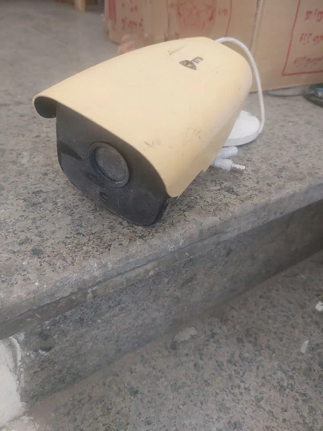 دوربین مدار بسته|دوربین مداربسته|بومهن, |دیوار