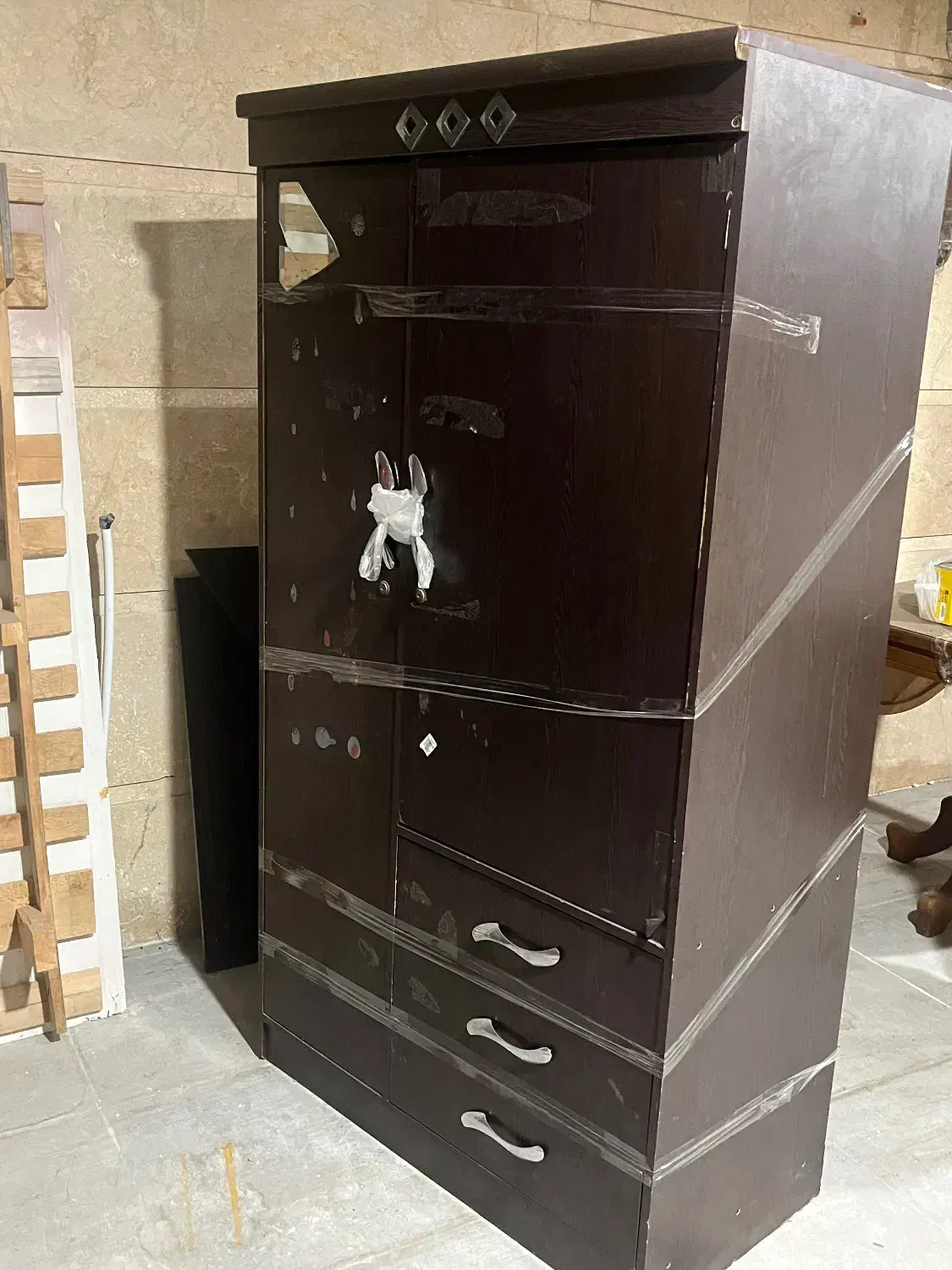 کمد|جاکفشی، کمد، دراور|بوشهر, |دیوار