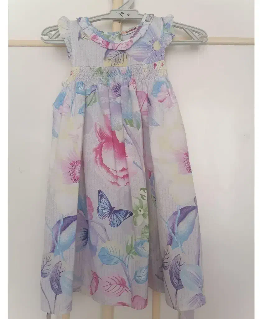 لباس در حد نو|لباس|تربت‌حیدریه, قائم|دیوار