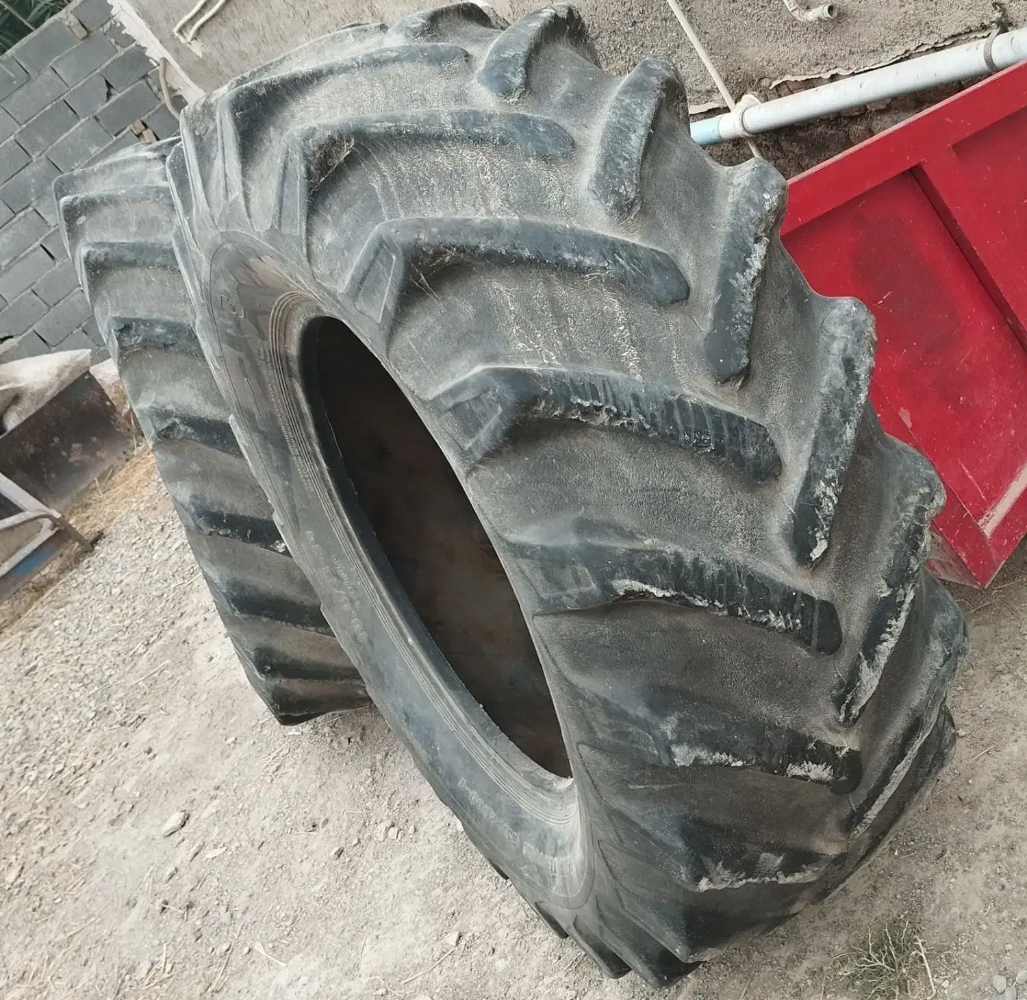 لاستیک تراکتور فرگوسن|قطعات یدکی و لوازم جانبی|انبارآلوم, |دیوار