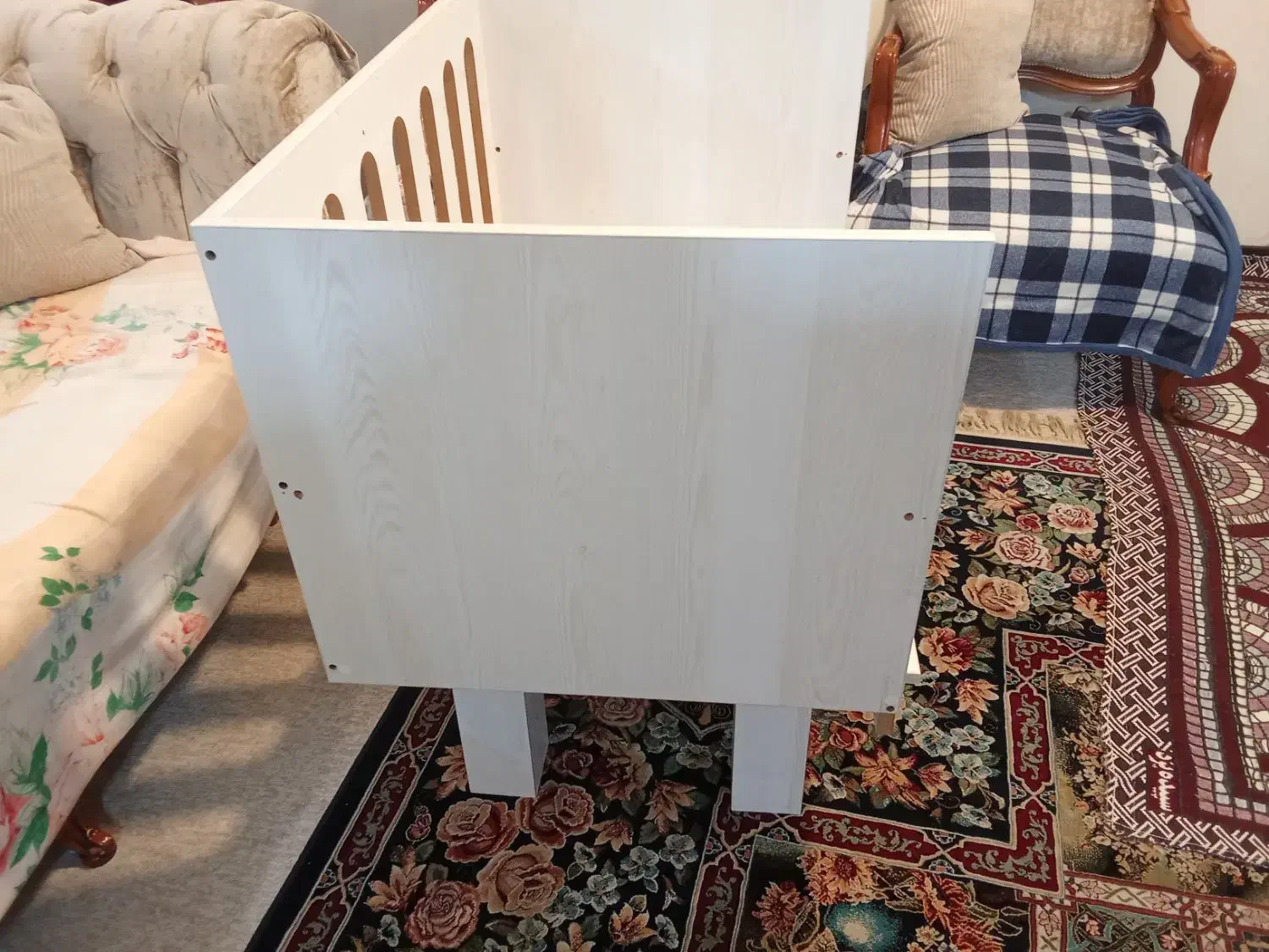 تخت نوزاد کنار مادر|تخت و صندلی بچه|بوشهر, |دیوار