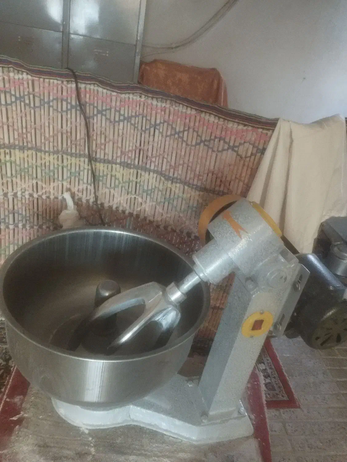 خمیرگیر|کافیشاپ و رستوران|ایلام, |دیوار