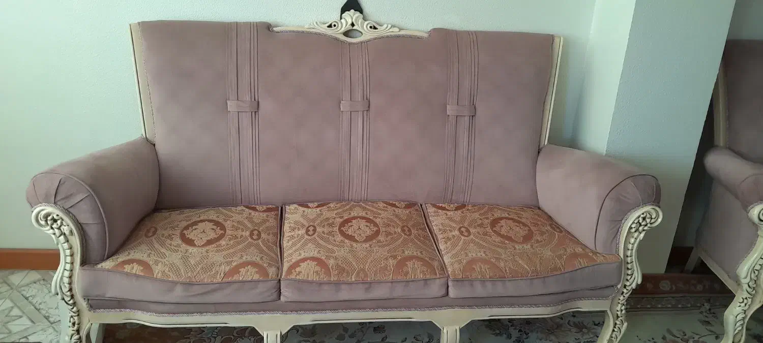 فروش مبل هفت نفر نیمه کلاسیک خیلی تمیز|مبلمان خانگی و میز عسلی|شاهین‌شهر, شهرک میلاد|دیوار