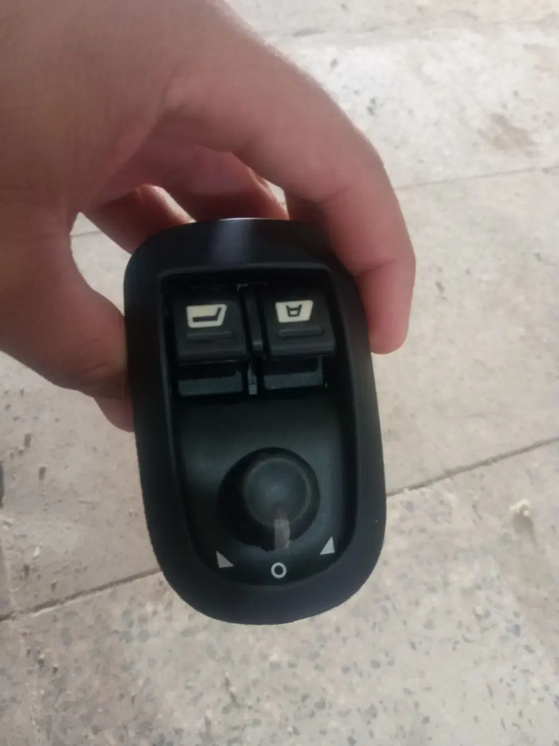 کلید شیشه بالابر پژو 206v8|قطعات یدکی و لوازم جانبی|رزن, |دیوار