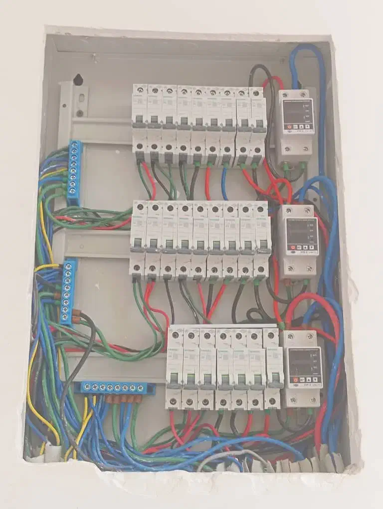 برق کارساختمان اعتمادشما اعتبارماست|خدمات پیشه و مهارت|میناب, |دیوار