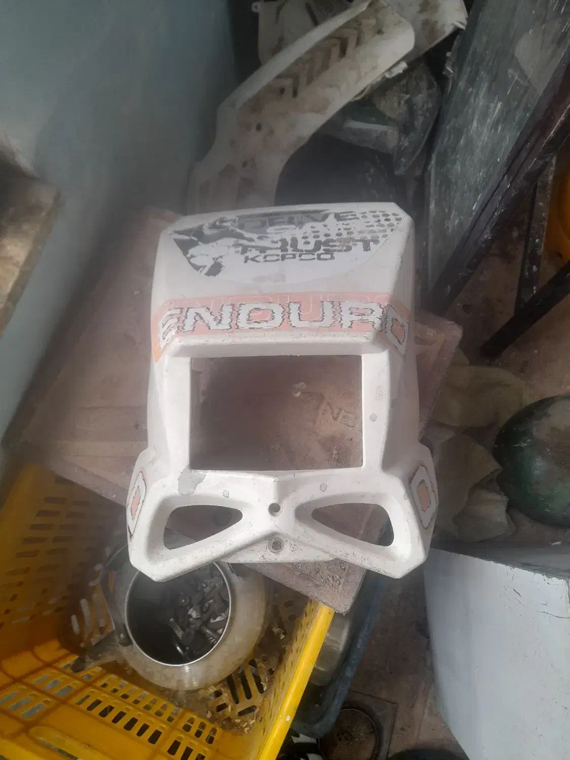 گلگیر تلیر|قطعات یدکی و لوازم جانبی|سبزوار, باهنر|دیوار