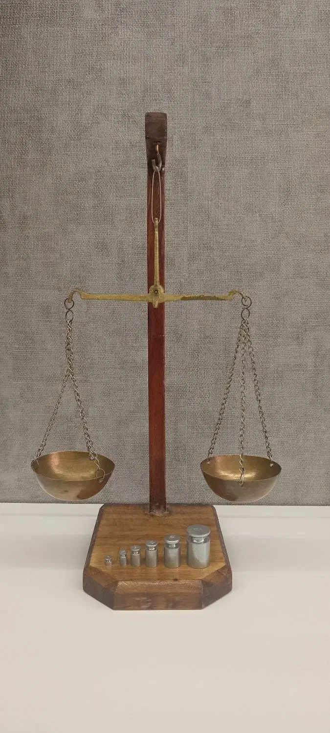 شاهنگ ترازوی عطاری|کلکسیون اشیاء عتیقه|قزوین, |دیوار