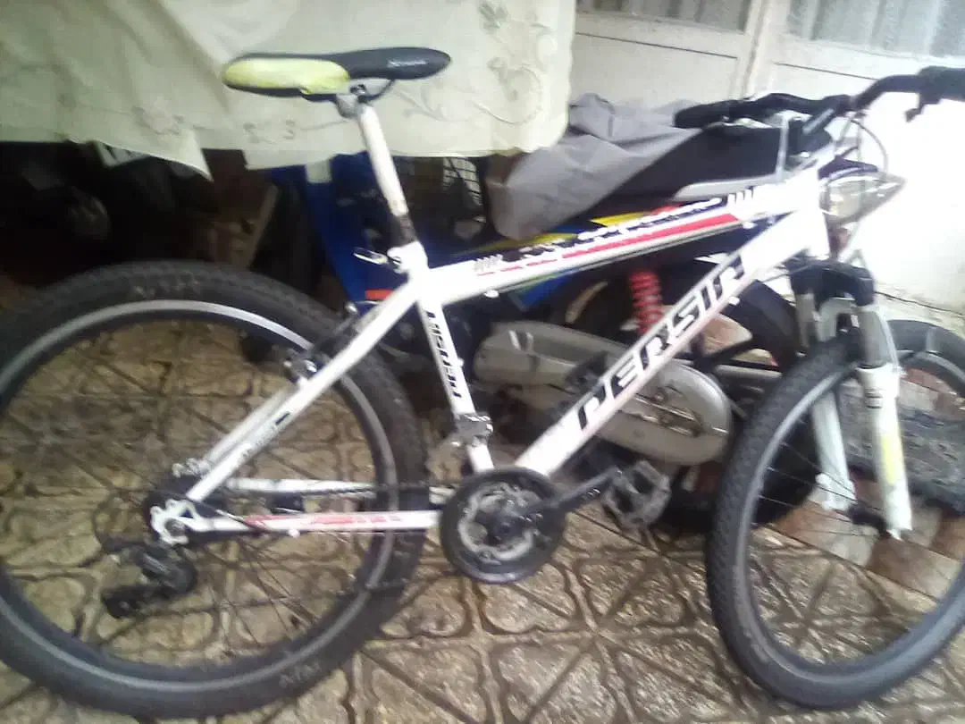 یکدستگاه دوچرخه به سایز ۲۶ فروشی|دوچرخه، اسکیت، اسکوتر|بندر انزلی, تهران|دیوار