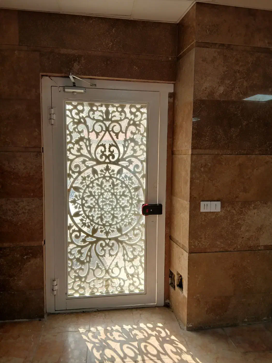 تعمیر و نصب تخصصی آرام بند قفل‌های برقی مقابل برقی|خدمات پیشه و مهارت|کرمان, |دیوار