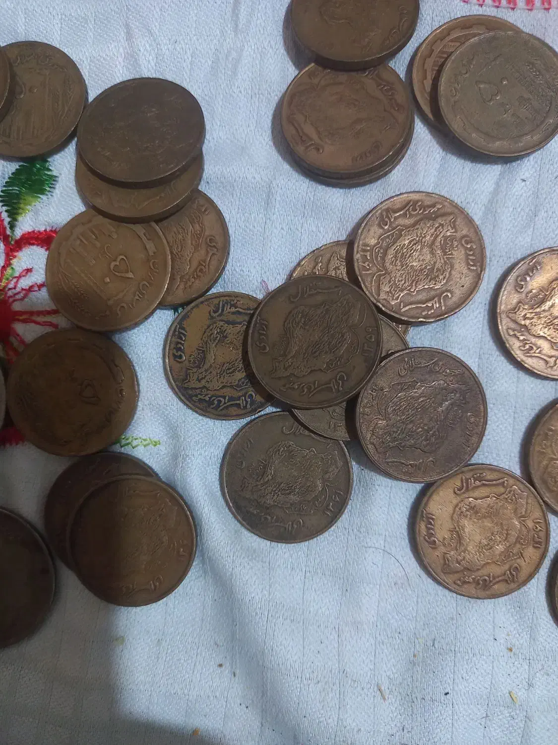 سکه ۵۰ ریالی و سکه شاهی|کلکسیون سکه، تمبر، اسکناس|مشهد, شهرک امام هادی (شهرک غرب)|دیوار