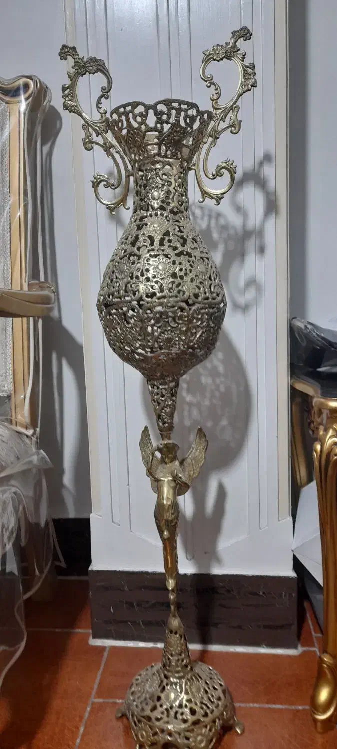 گلدان وساعت برنزی|صنایع دستی و سایر لوازم تزئینی|تهران, سلسبیل جنوبی|دیوار