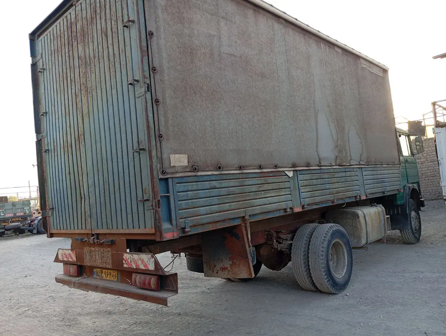 اتاق چادری مسقف بنز ۱۹۲۱تک و ۹۱۱|قطعات یدکی و لوازم جانبی|قم, قلعه صدری|دیوار