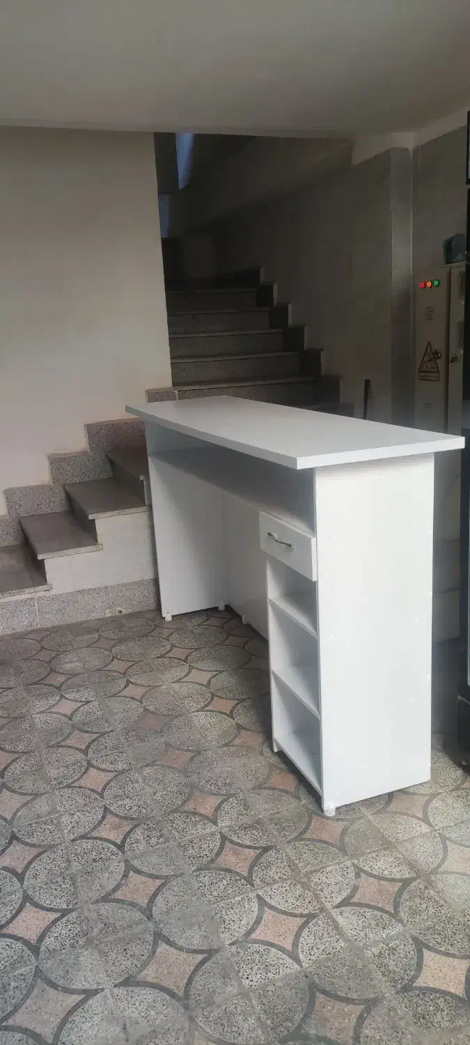 میز کانتر قهوه لترون به همراه یه ورق لترون|کافیشاپ و رستوران|گرگان, |دیوار