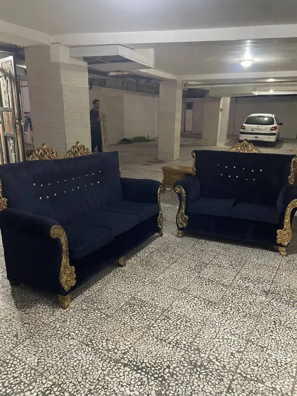 مبل هفت نفره سالم|مبلمان خانگی و میز عسلی|رشت, فرزانه|دیوار